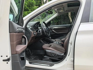 BMW X2 2023 sDrive25i Obsidian Yi Edition interior photo 11