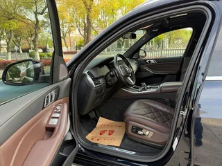 BMW X5 2022 Reforma xDrive 40Li M Conjunto deportivo interior foto 17