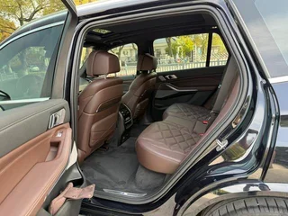 BMW X5 2022 Reforma xDrive 40Li M Conjunto deportivo interior foto 19
