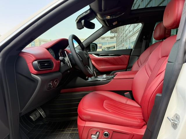 Maserati Levante 2021 3.0T Standard Edition exterior photo 2