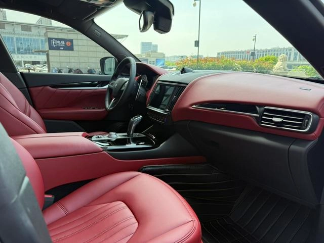 Maserati Levante 2021 3.0T Standard Edition exterior photo 5