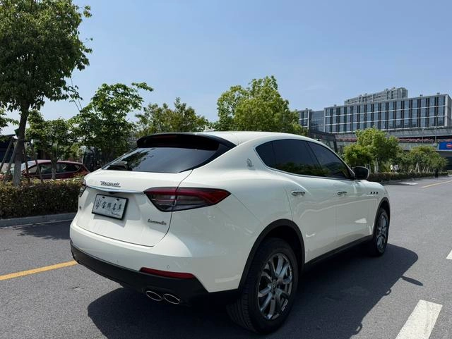 Maserati Levante 2021 3.0T Standard Edition interior photo 7