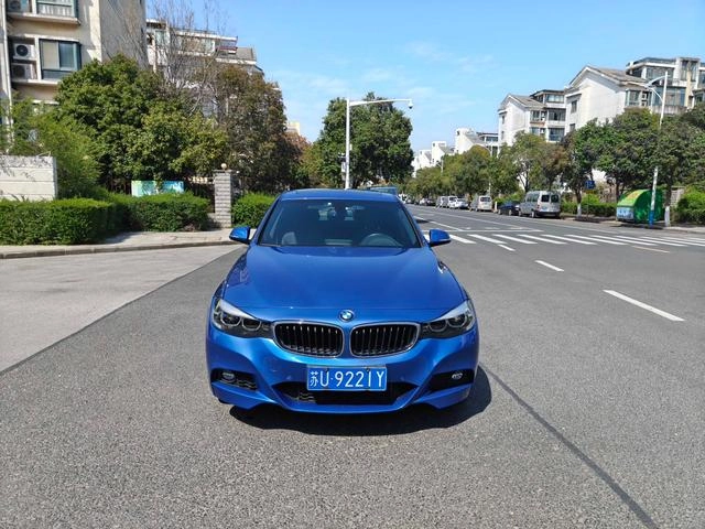 BMW 3 Series GT 2020 320i M Conjunto deportivo exterior foto 2
