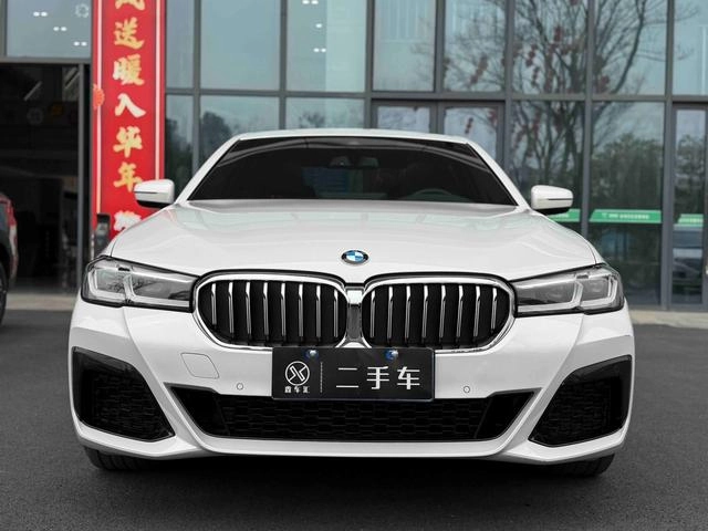 BMW 5 Series 2022 Reforma 530Li Líder M Conjunto deportivo exterior foto 2