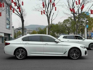 BMW 5 Series 2022 Reforma 530Li Líder M Conjunto deportivo exterior foto 6