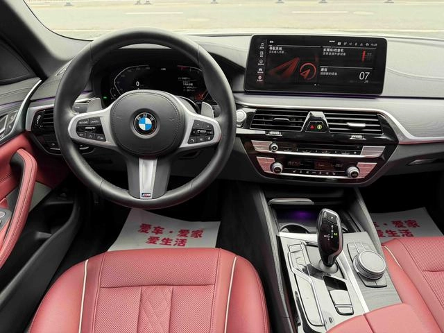 BMW 5 Series 2022 Reforma 530Li Líder M Conjunto deportivo interior foto 11