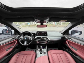 BMW 5 Series 2022 Reforma 530Li Líder M Conjunto deportivo interior foto 12