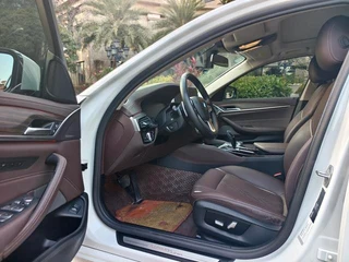 BMW 5 Series 2021 530Li Leader Ensemble de luxe extérieur photo 8