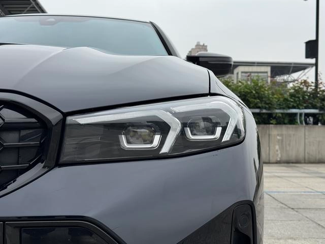BMW 3 Series 2023 325Li M Sports suit exterior photo 8