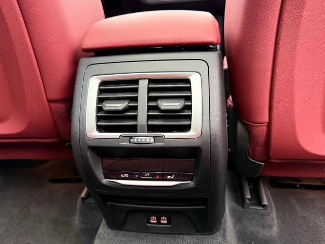 BMW X3 2023 xDrive30i Leading Type M Obsidian Night Suit interior photo 13