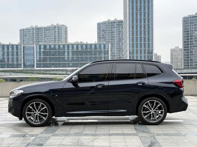 BMW X3 2023 xDrive30i Leading Type M Obsidian Night Suit interior photo 14