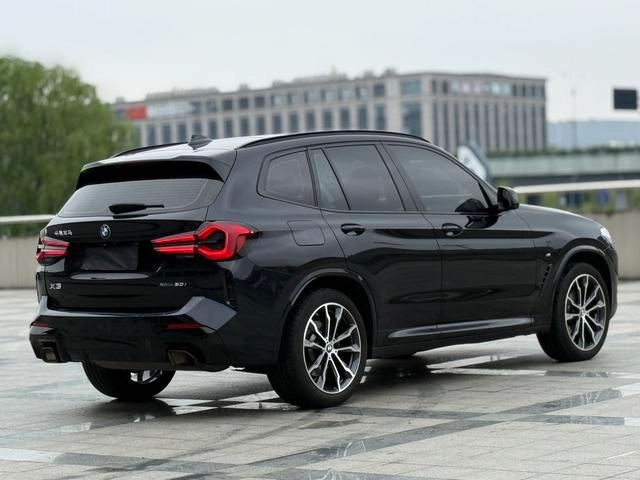 BMW X3 2023 xDrive30i Leading Type M Obsidian Night Suit interior photo 15