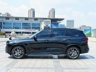 BMW X5 2023 xDrive30Li Premium Class M Sports Night Suit exterior photo 4