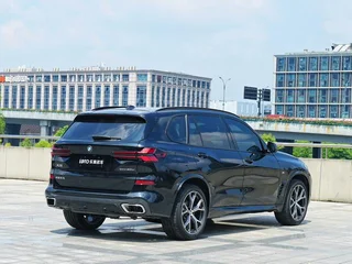 BMW X5 2023 xDrive30Li Premium Class M Sports Night Suit exterior photo 5