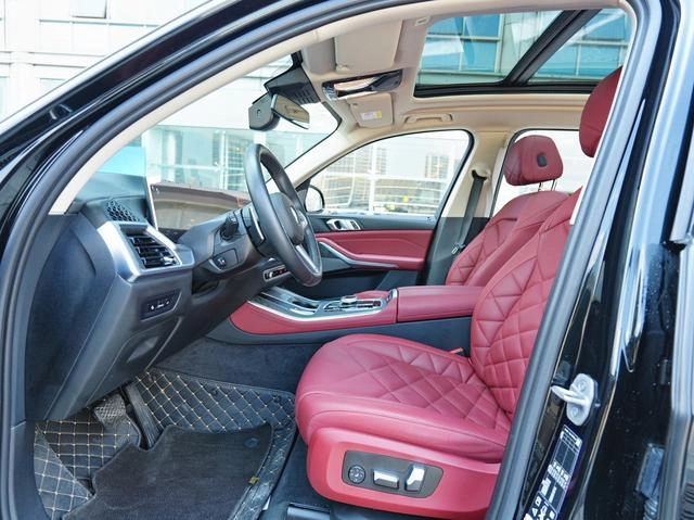 BMW X5 2023 xDrive30Li Premium Class M Sports Night Suit interior photo 8