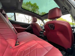 BMW 5 Series 2025 530Li Líder M Conjunto deportivo interior foto 16 BMW 5 Series 2025 530Li Líder M Conjunto deportivo interior foto 16