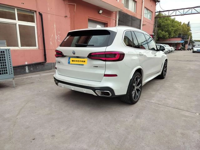 BMW X5 2022 Restyling xDrive 40Li M Sports suit exterior photo 2
