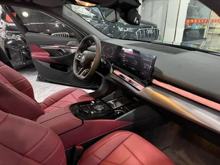 BMW 5 Series 2026 530Li Leading Type M Sports suit interior photo 9