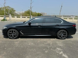 BMW 5 Series 2023 530Li Premium Class Luxury Set exterior photo 3
