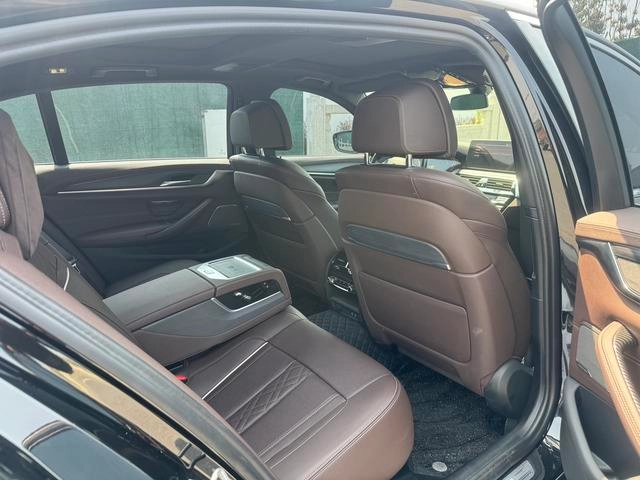 BMW 5 Series 2023 530Li Premium Class Luxury Set interior photo 15