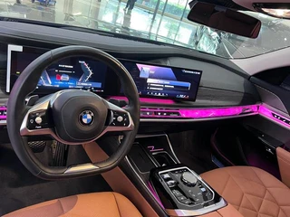 BMW 7 Series 2023 735Li Luxury Set exterior photo 4