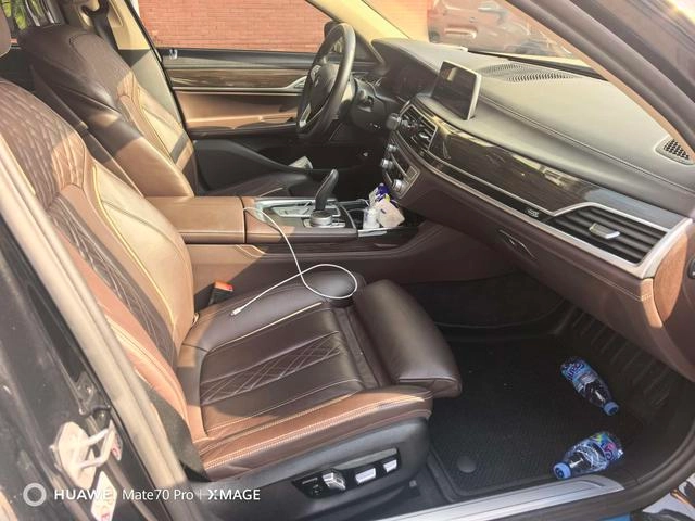 BMW 7 Series 2021 730Li Ensemble de luxe extérieur photo 6