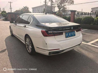 BMW 7 Series 2021 730Li Ensemble de luxe intérieur photo 8