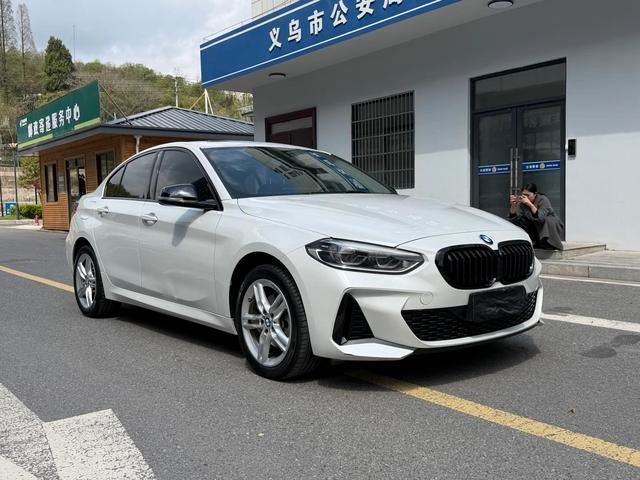 BMW 1 Series 2021 Reforma 120i M Edición nocturna deportiva exterior foto 3