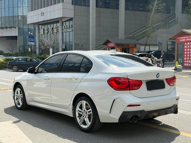 BMW 1 Series 2021 Reforma 120i M Edición nocturna deportiva interior foto 11