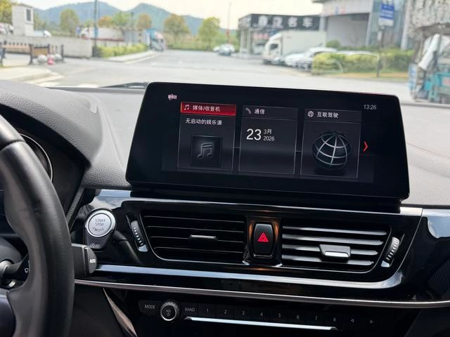 BMW 1 Series 2021 Reforma 120i M Edición nocturna deportiva interior foto 14