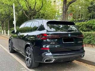 BMW X5 2023 xDrive30Li Premium Class M Sports Night Suit exterior photo 4
