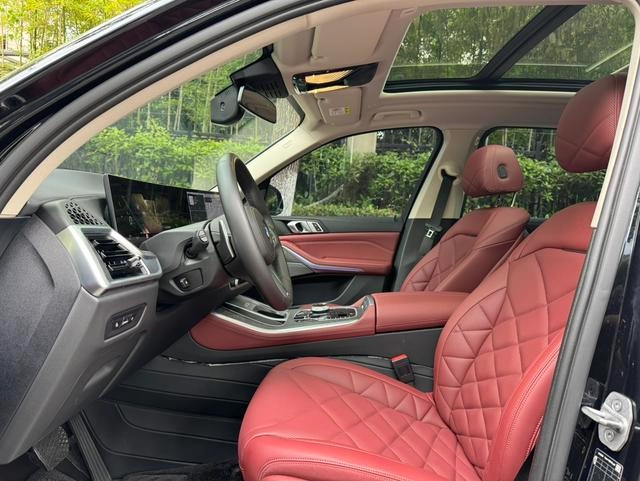 BMW X5 2023 xDrive30Li Premium Class M Sports Night Suit exterior photo 7