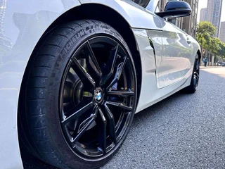 BMW Z4 2023 sDrive 25i M Спортивный ночной костюм экстерьер фото 6