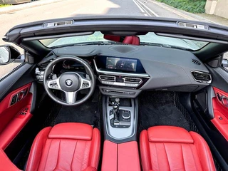 BMW Z4 2023 sDrive 25i M Спортивный ночной костюм экстерьер фото 8