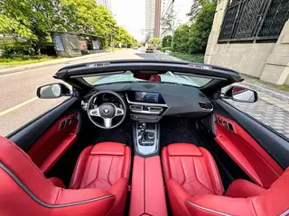 BMW Z4 2023 sDrive 25i M Спортивный ночной костюм интерьер фото 10