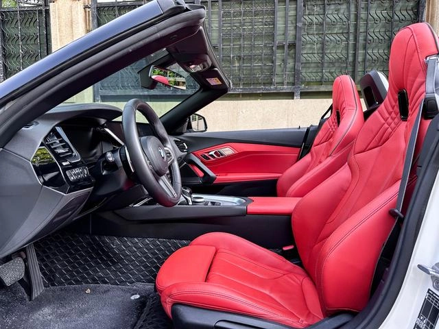 BMW Z4 2023 sDrive 25i M Спортивный ночной костюм интерьер фото 15
