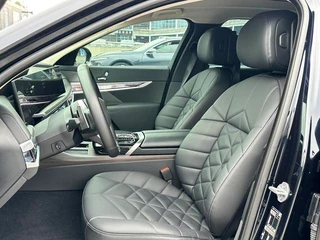 BMW 7 Series 2023 735Li M Conjunto deportivo interior foto 15