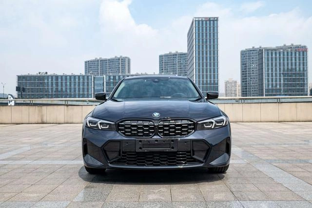 BMW 3 Series 2023 325Li M Sports Night Suit exterior photo 3