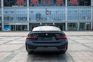 BMW 3 Series 2023 325Li M Sports Night Suit interior photo 9
