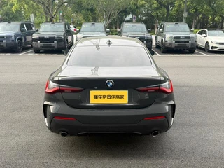 BMW 4 Series 2022 425i M Conjunto deportivo interior foto 11