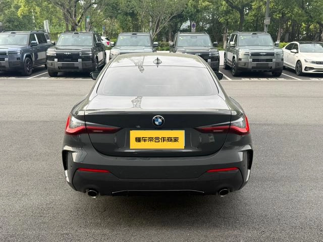 BMW 4 Series 2022 425i M Conjunto deportivo interior foto 11
