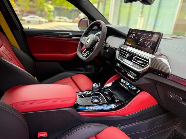 BMW X4 2022 M40i interior photo 13