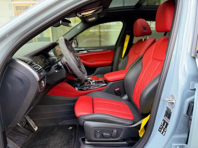 BMW X4 2022 M40i interior photo 14