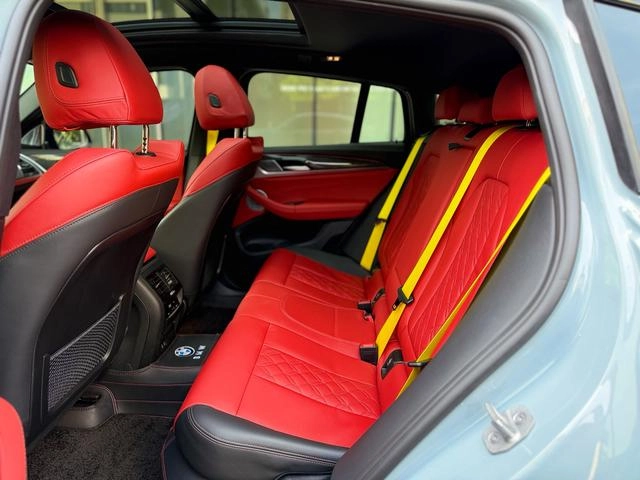 BMW X4 2022 M40i interior photo 15