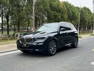 BMW X5 2021 xDrive40i M Спортивный костюм экстерьер фото 1