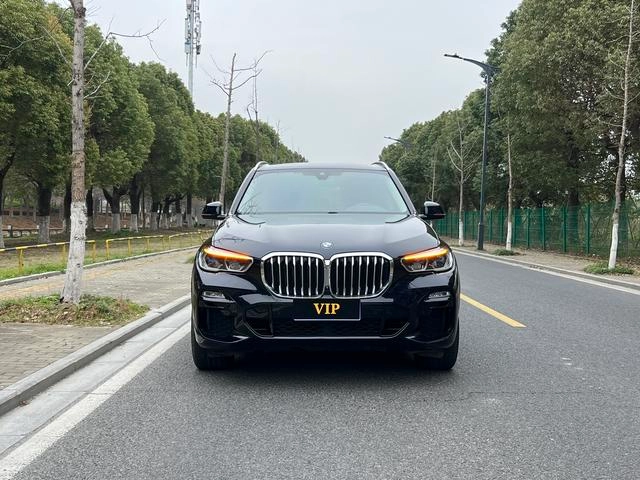 BMW X5 2021 xDrive40i M Спортивный костюм экстерьер фото 2