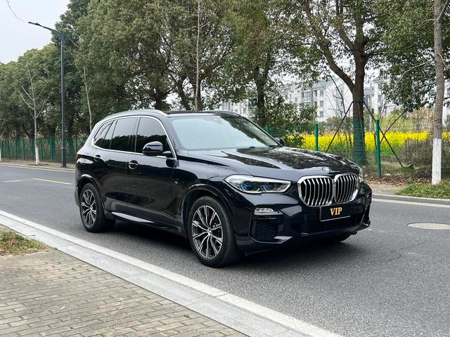 BMW X5 2021 xDrive40i M Спортивный костюм экстерьер фото 3