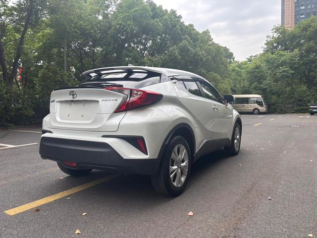 Toyota IZOA 2021 2.0L Yi Xiang Edition exterior photo 3