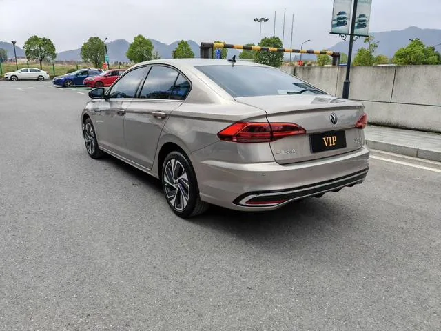 Volkswagen Bora 2024 300TSI DSG Version Zunxing intérieur photo 9