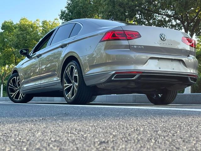 Volkswagen Magotan 2021 330TSI DSG 30 Anniversary Edition exterior photo 6